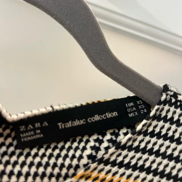 Zara Black and White Ruffled Sheath Dress - Picture 2 of 2